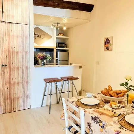 St Joseph - Great Flat - Old Town For 4 דירה *